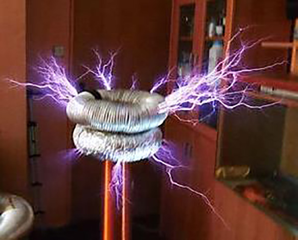 大型特斯拉線圈 大型特斯拉線圈